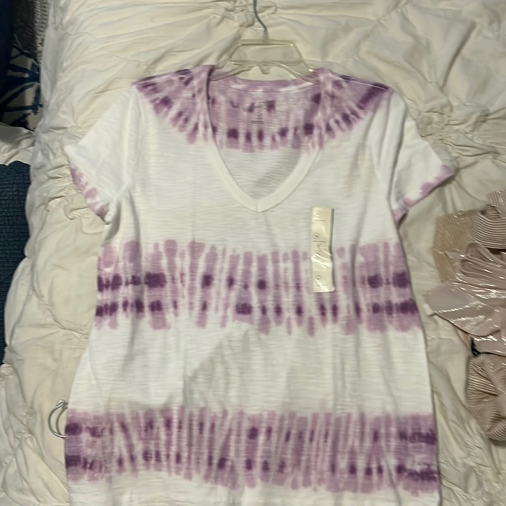 Universal thread short sleeve T-shirt